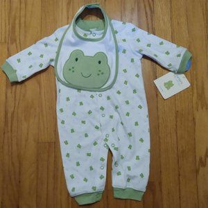 Baby onesie outfit with Frog Bib